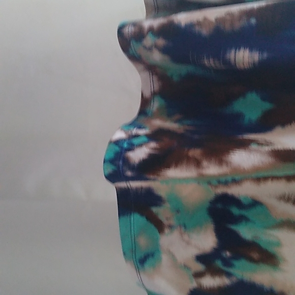 Dusak design multi color sleeveless shirt - Picture 4 of 7